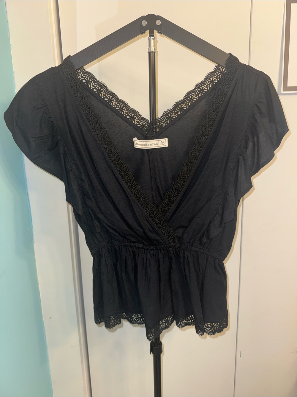 Abercrombie & Fitch Black Lace Trim Flutter Sleeve Peplum Blouse M